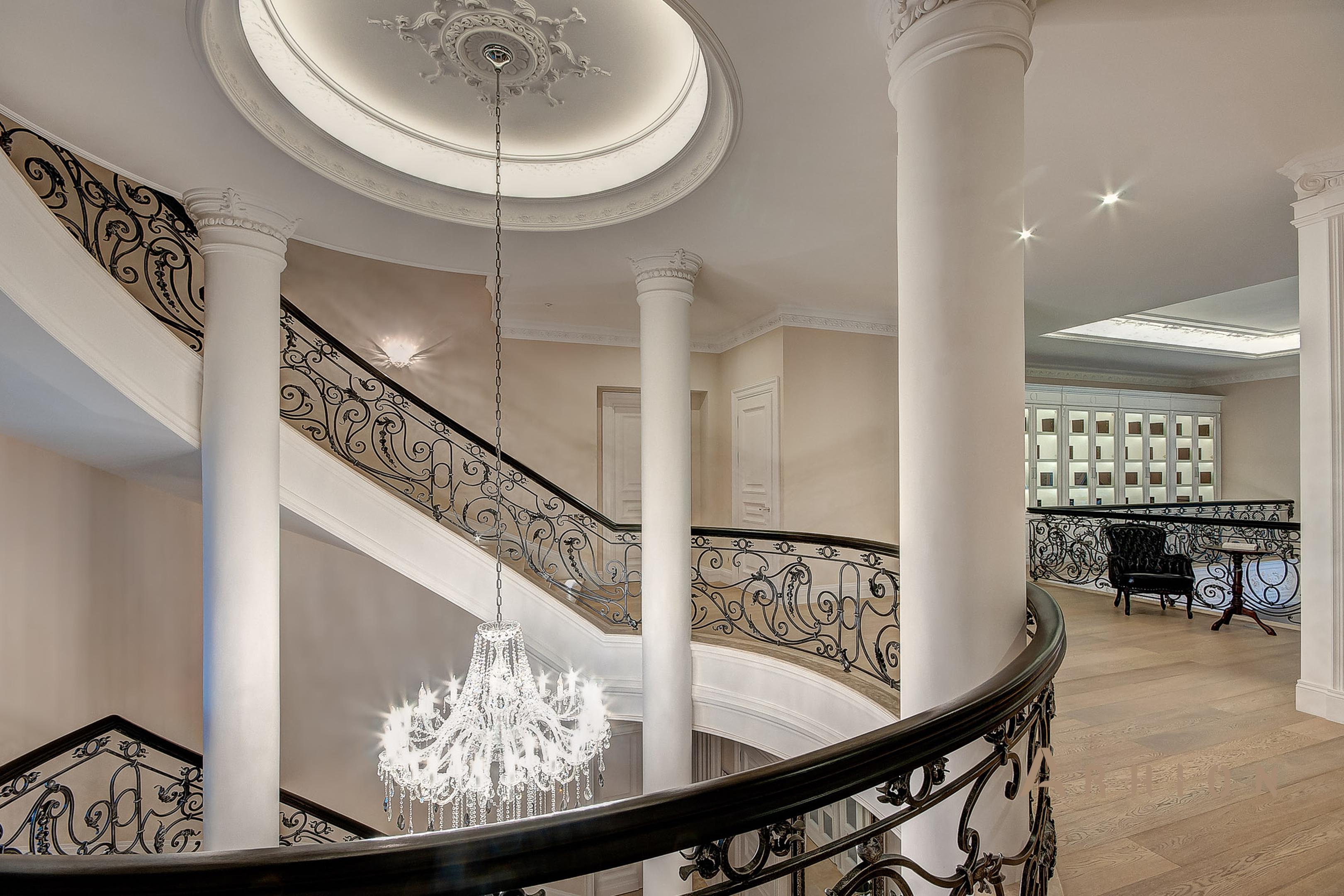 15. Проект трехэтажного дома в классическом стиле с многоскатной кровлей, gk-01, площадью - 1200 кв c сауной, терассой, эркером, вторым светом